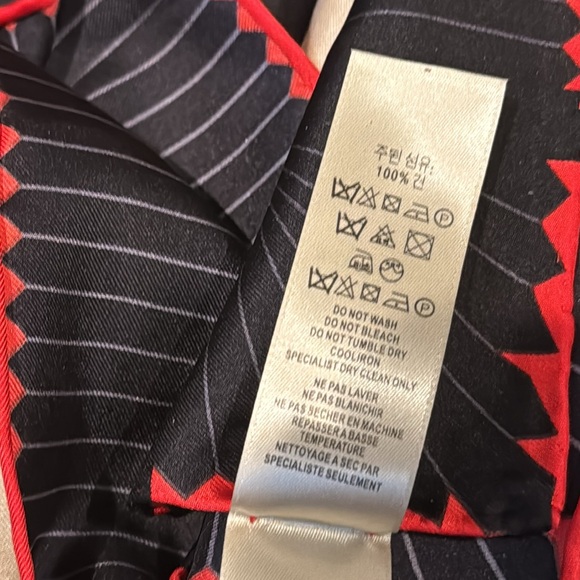 Burberry 34” square silk nova check scarf - Picture 10 of 14